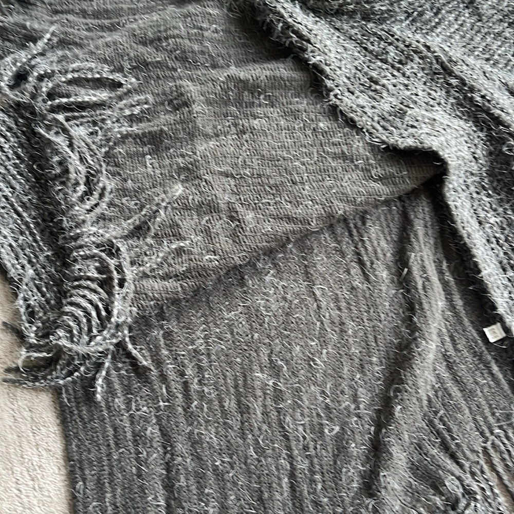 Sweater Cape. OSFM - Picture 5 of 5